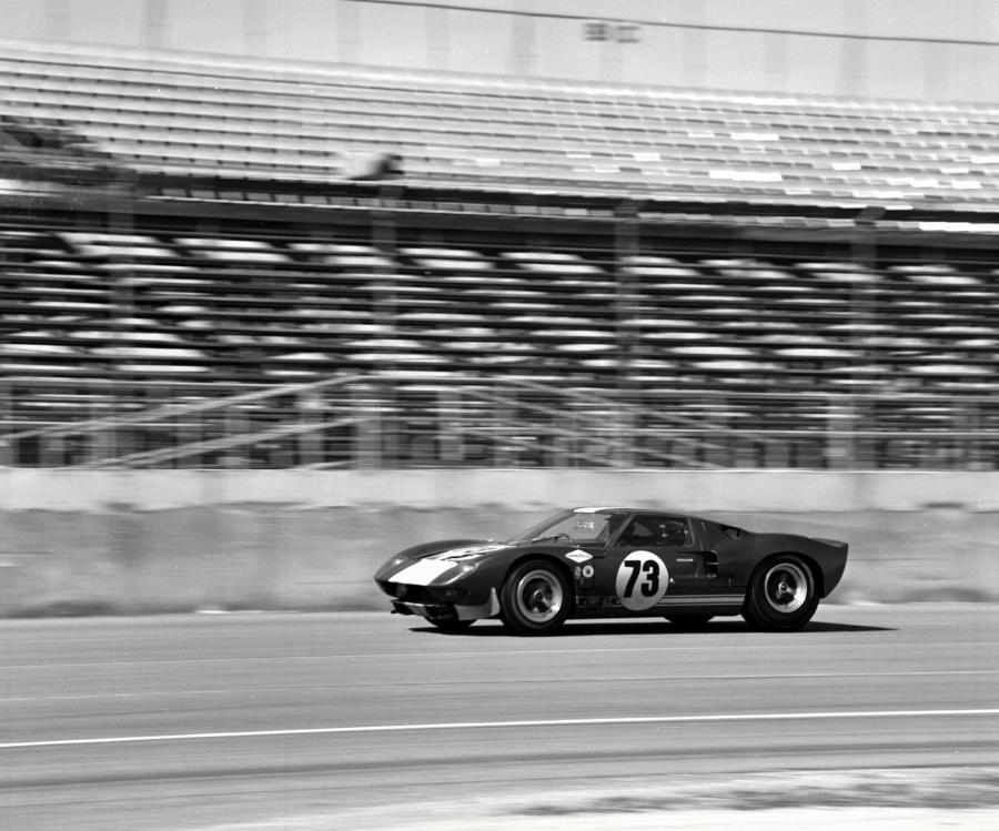  Ford GT40 (Mk I) 1965 года  (фото 13 из 66)